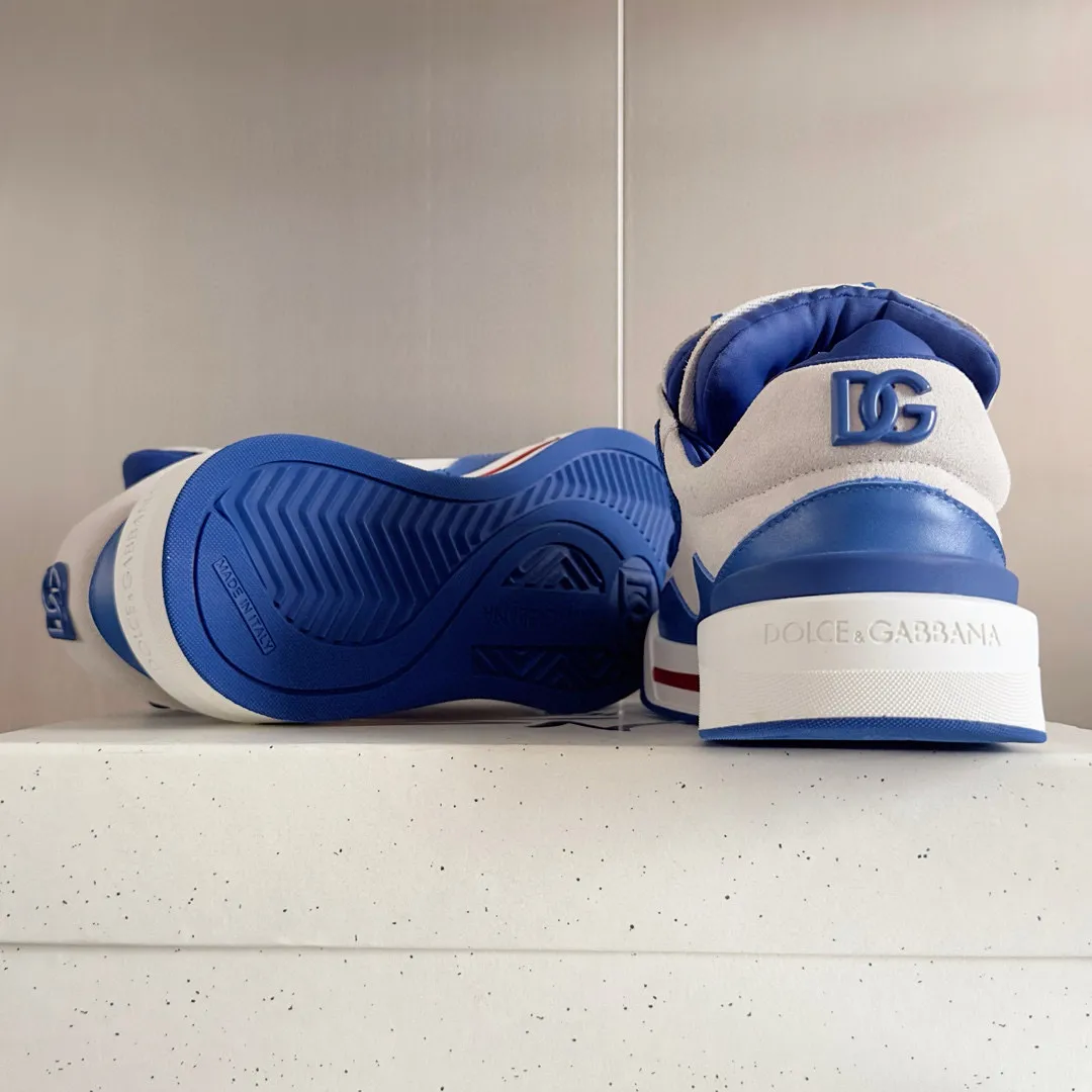 Factory price: 458💰D&G's latest Cushion series casual sports shoes, dad shoes, running shoes, original purchase and development, production, handmade, but always looking to the future. The new Cushion sneakers feature a two-tone suede upper accented by a mesh contrasting printed DG cross logo on the side. The lightweight, grippy rubber outsole is innovatively designed to provide excellent performance, while the jacquard label adds timeless style. Exquisite packaging at the delivery counter🛍📦 ▪️ Fabric: Original custom-made first-layer cowhide ▪️ Lining: Original custom-made breathable towel lining ▪️ Sole: Original open-molded rubber material ▪️ Bottom thickness: 3.5CM ▪️ Size: Men's 38-44, customized 45